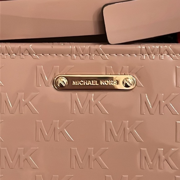 Brand New Michael Kors Logo Debossed Zippered Belt Bag in Fawn Shiny Neutral main image 16